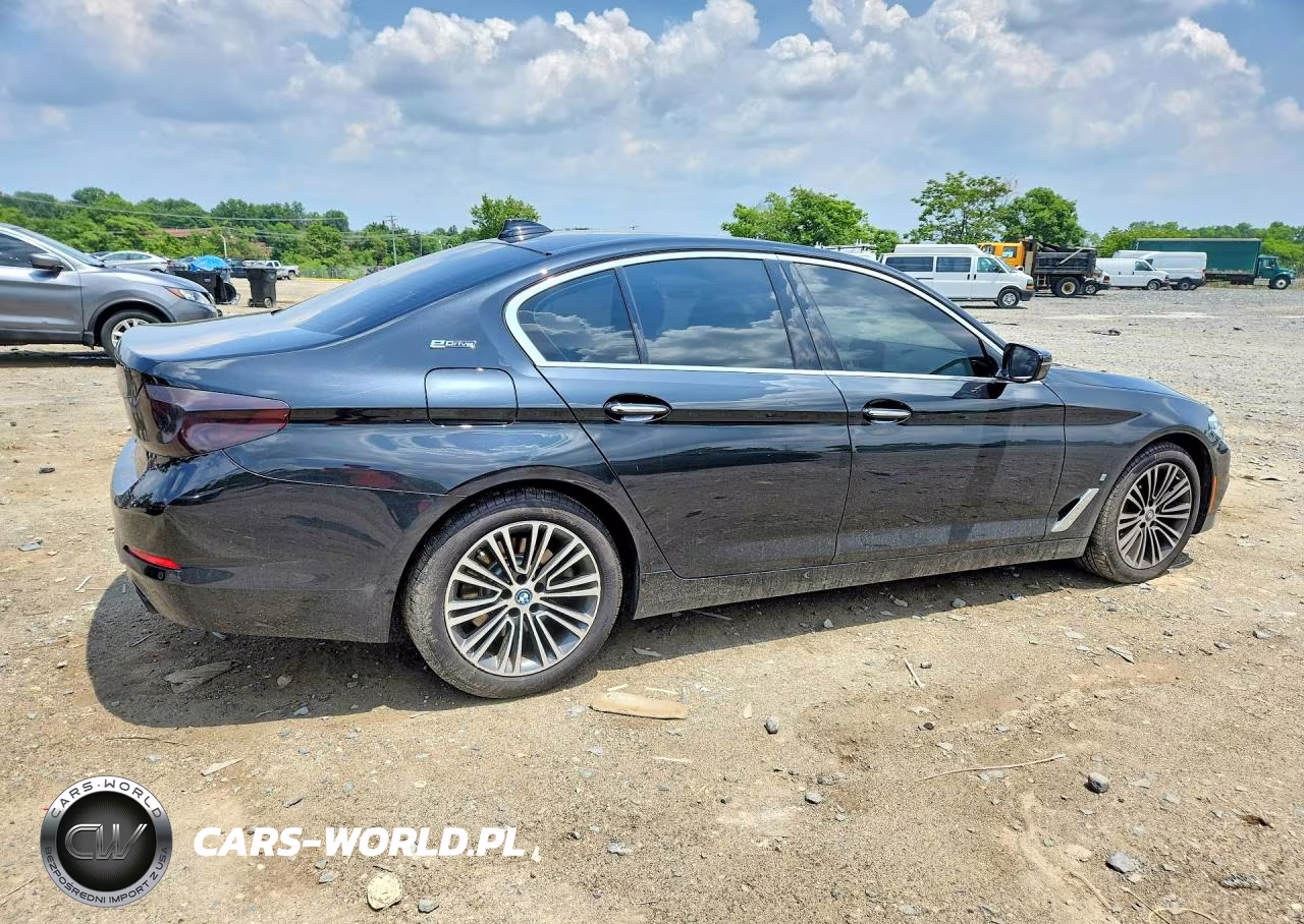 2018 BMW 530Xe VIN:WBAJB1C57JB084753 - 3