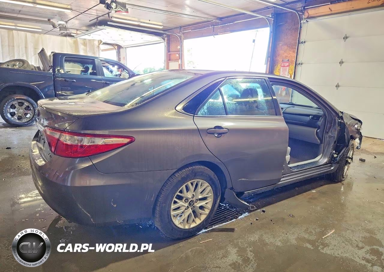 2017 Toyota Camry Le VIN:4T1BF1FK7HU688567 - 3