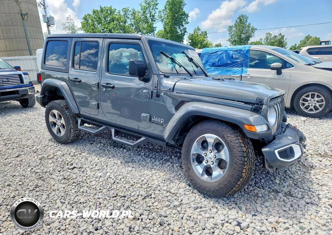 2018 Jeep Wrangler Unlimited Sahara VIN:1C4HJXEG4JW256073 - 4