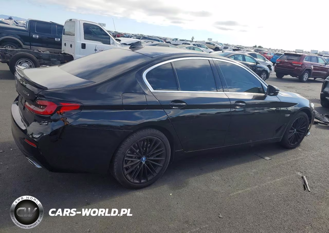 2022 BMW 530E VIN:WBA13AG00NCK20331 - 3