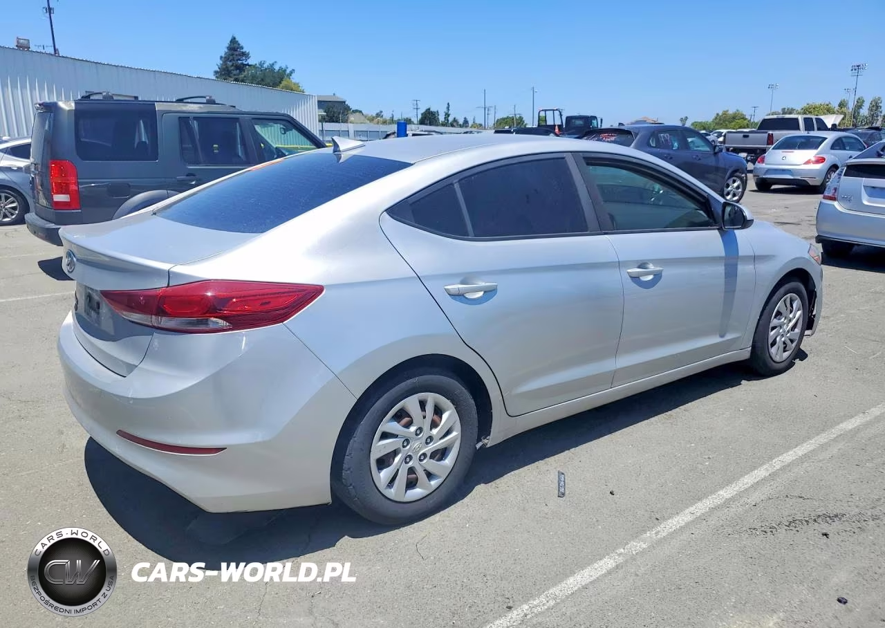 2018 Hyundai Elantra Se VIN:5NPD74LF6JH383662 - 3