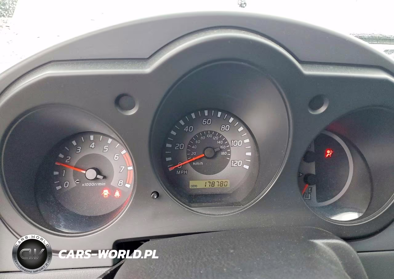 2003 Nissan Xterra Xe-V6 VIN:5N1ED28Y43C704443 - 9