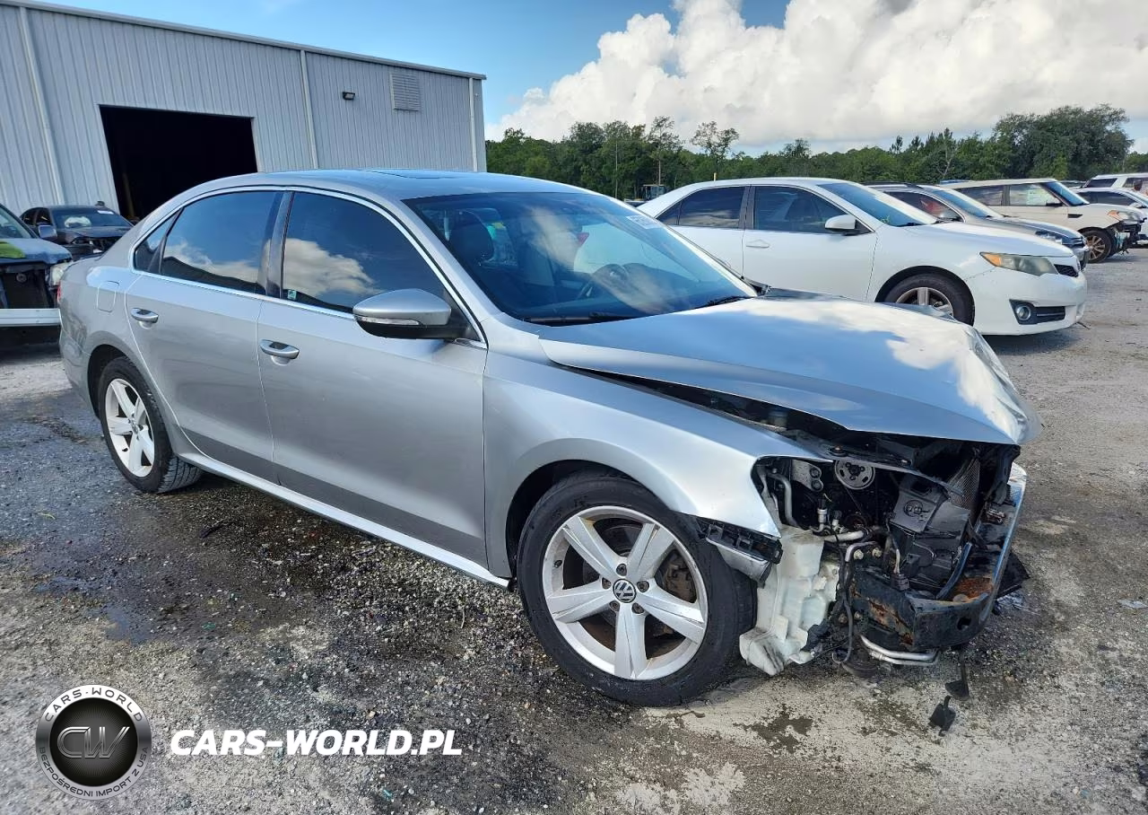 2012 Volkswagen Passat Se VIN:1VWBP7A35CC065657 - 4