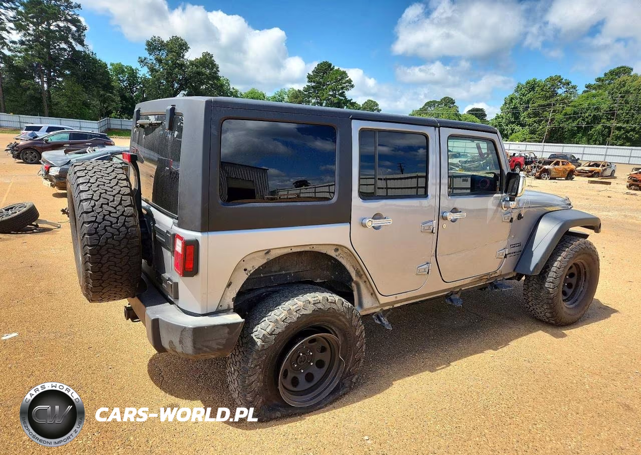 2014 Jeep Wrangler Unlimited Sport VIN:1C4HJWDG8EL187889 - 3