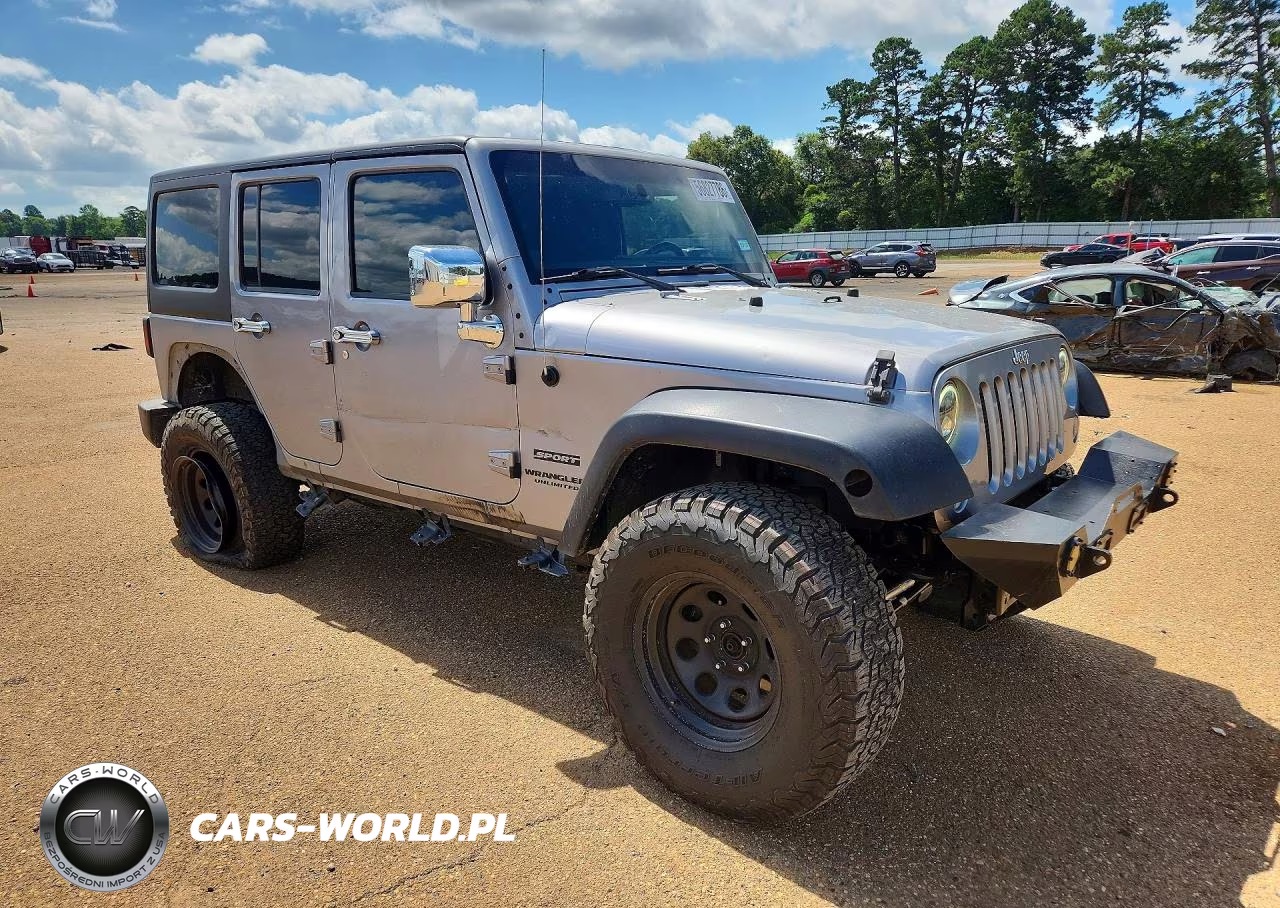2014 Jeep Wrangler Unlimited Sport VIN:1C4HJWDG8EL187889 - 4