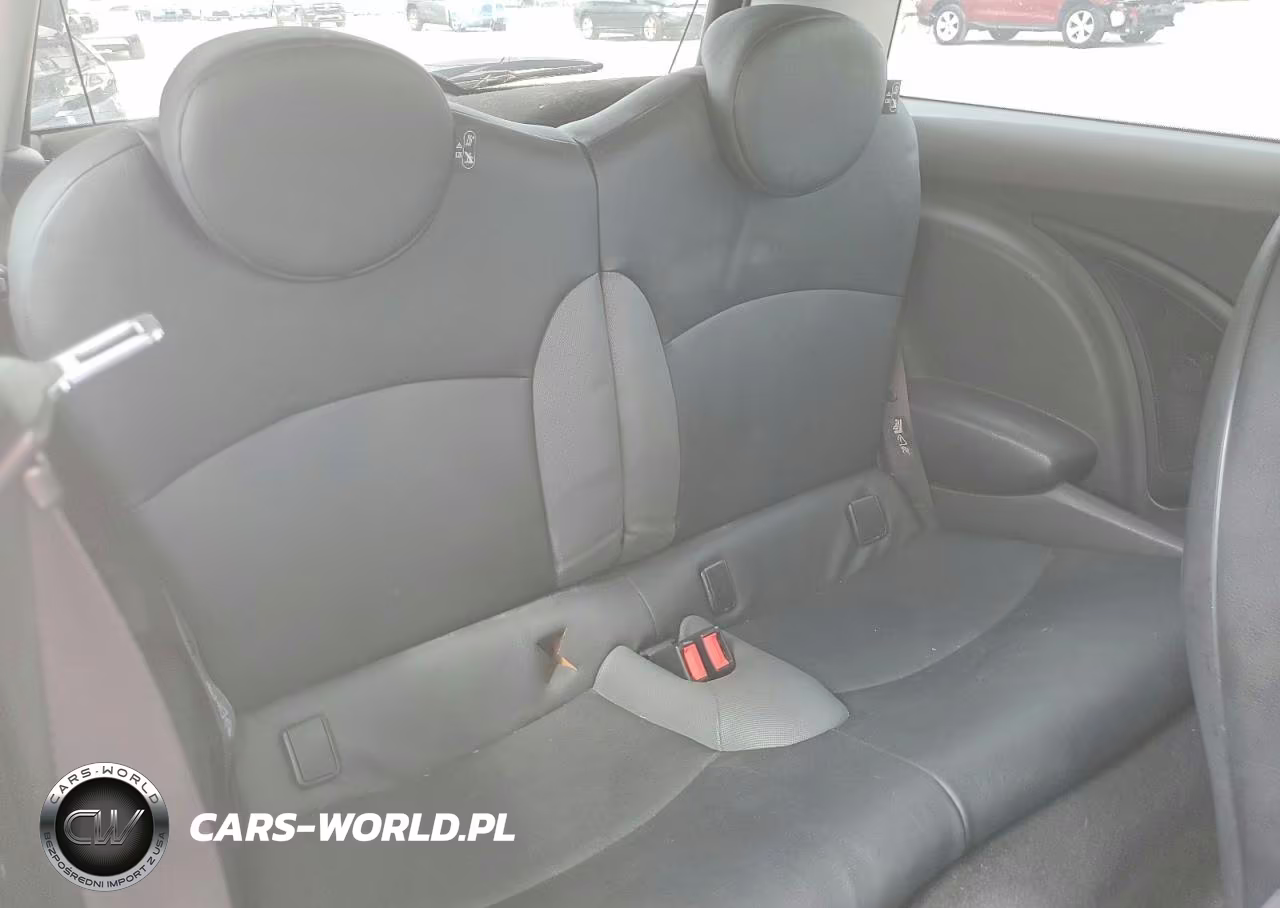 2007 Mini Cooper S VIN:WMWMF73567TL85621 - 10