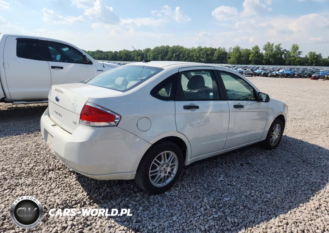 2010 Ford Focus Se VIN:1FAHP3FN2AW187362 - 3