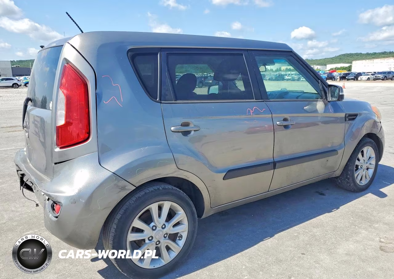 2013 Kia Soul + VIN:KNDJT2A68D7573719 - 3