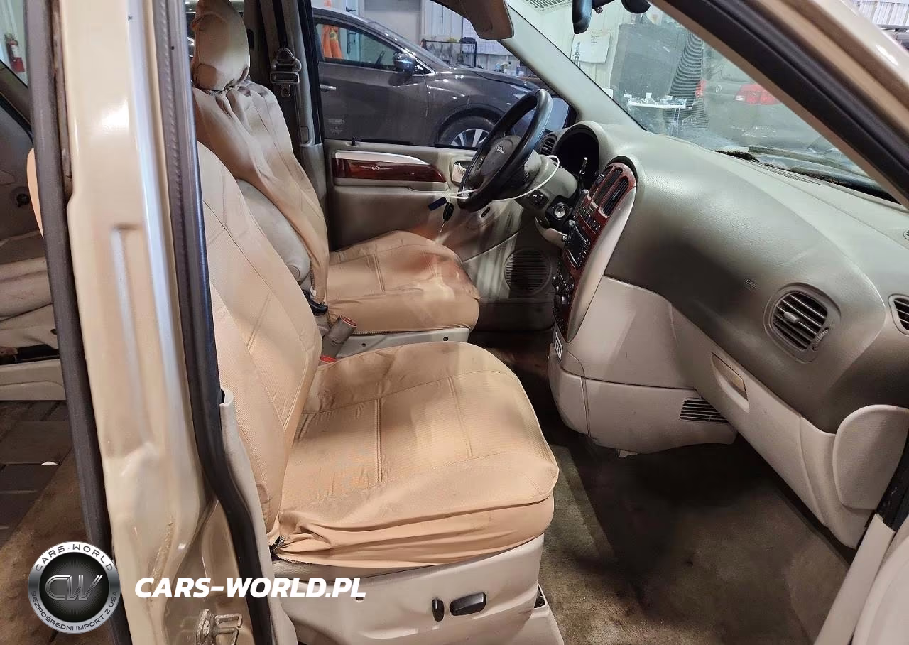 2005 Chrysler Town & Country Limited VIN:2C4GP64L35R502130 - 7