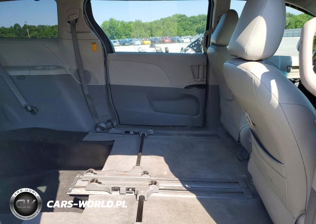 2014 Toyota Sienna L 7-Passenger VIN:5TDZK3DC3ES450849 - 11