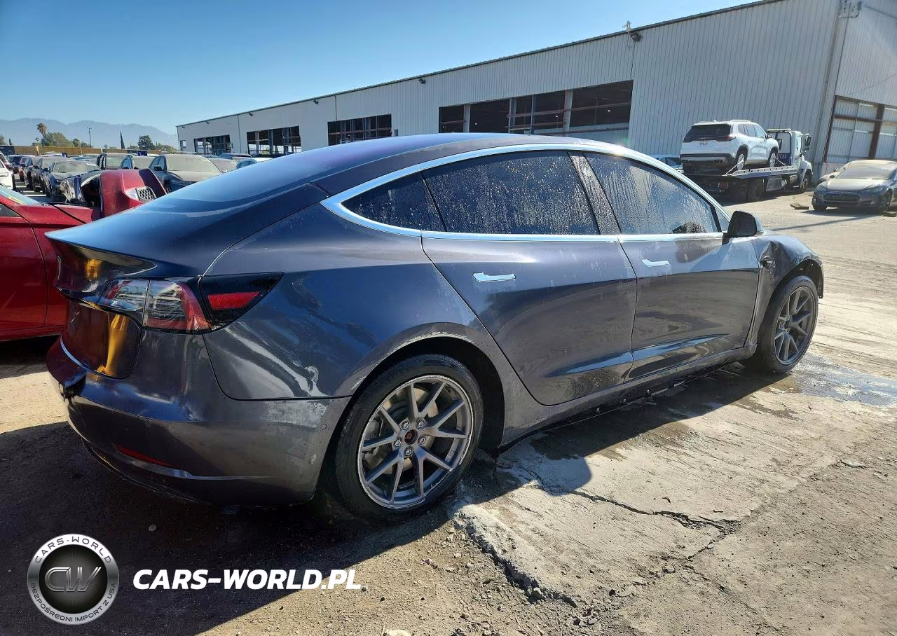 2018 Tesla Model 3 VIN:5YJ3E1EA5JF006840 - 3