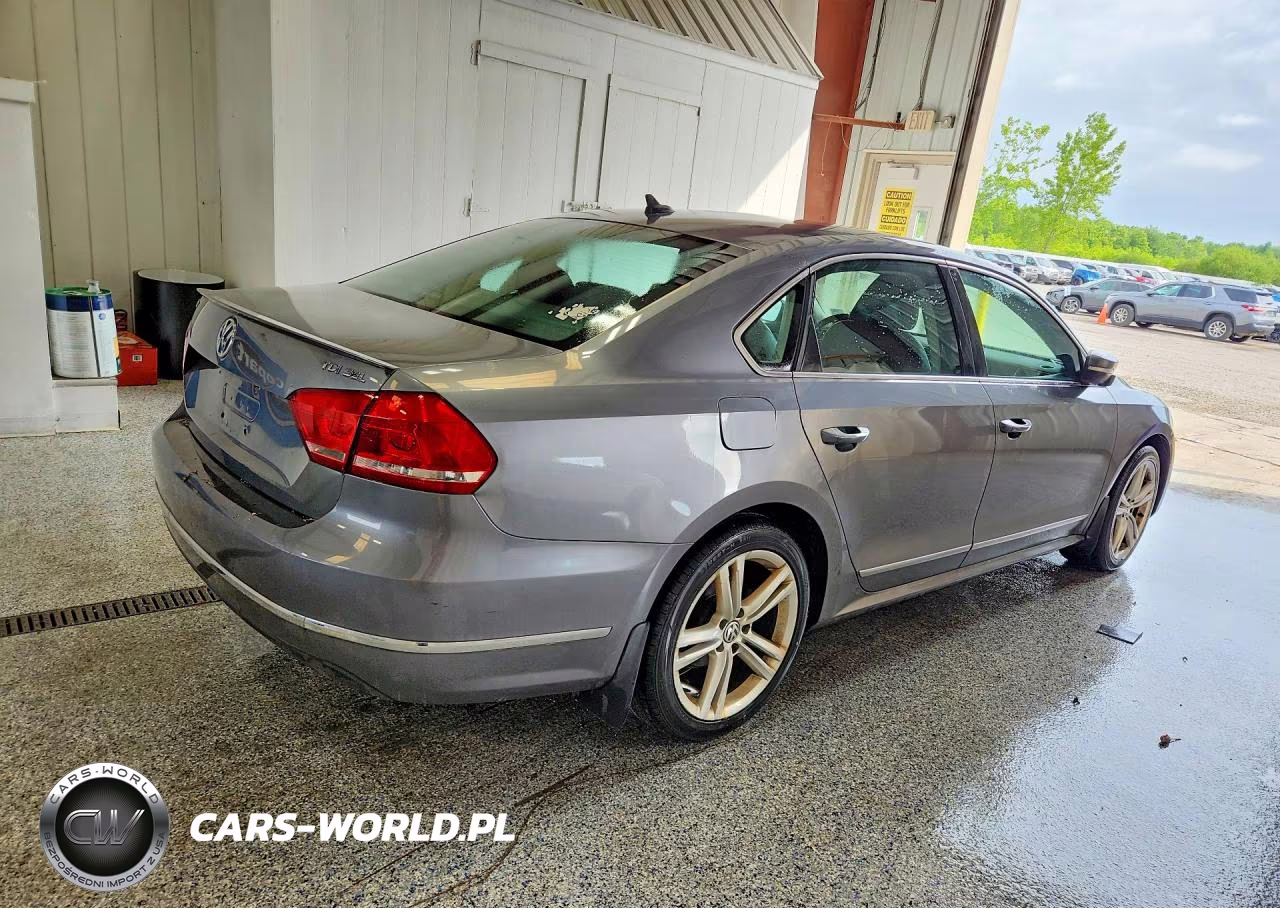 2015 Volkswagen Passat Sel VIN:1VWCV7A36FC087231 - 3