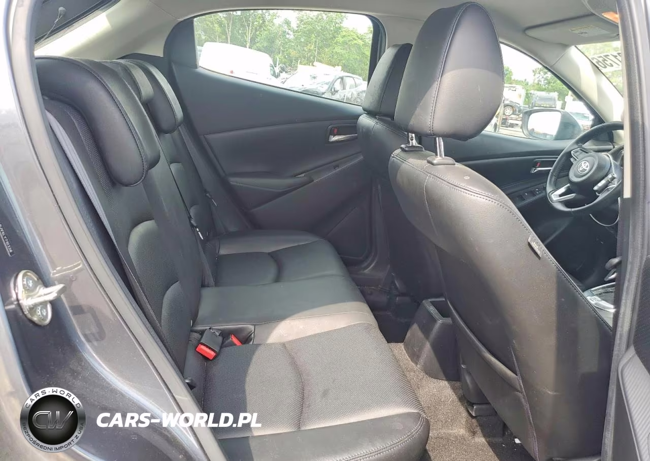 2020 Toyota Yaris Hatchback Xle VIN:3MYDLBJVXLY710338 - 10