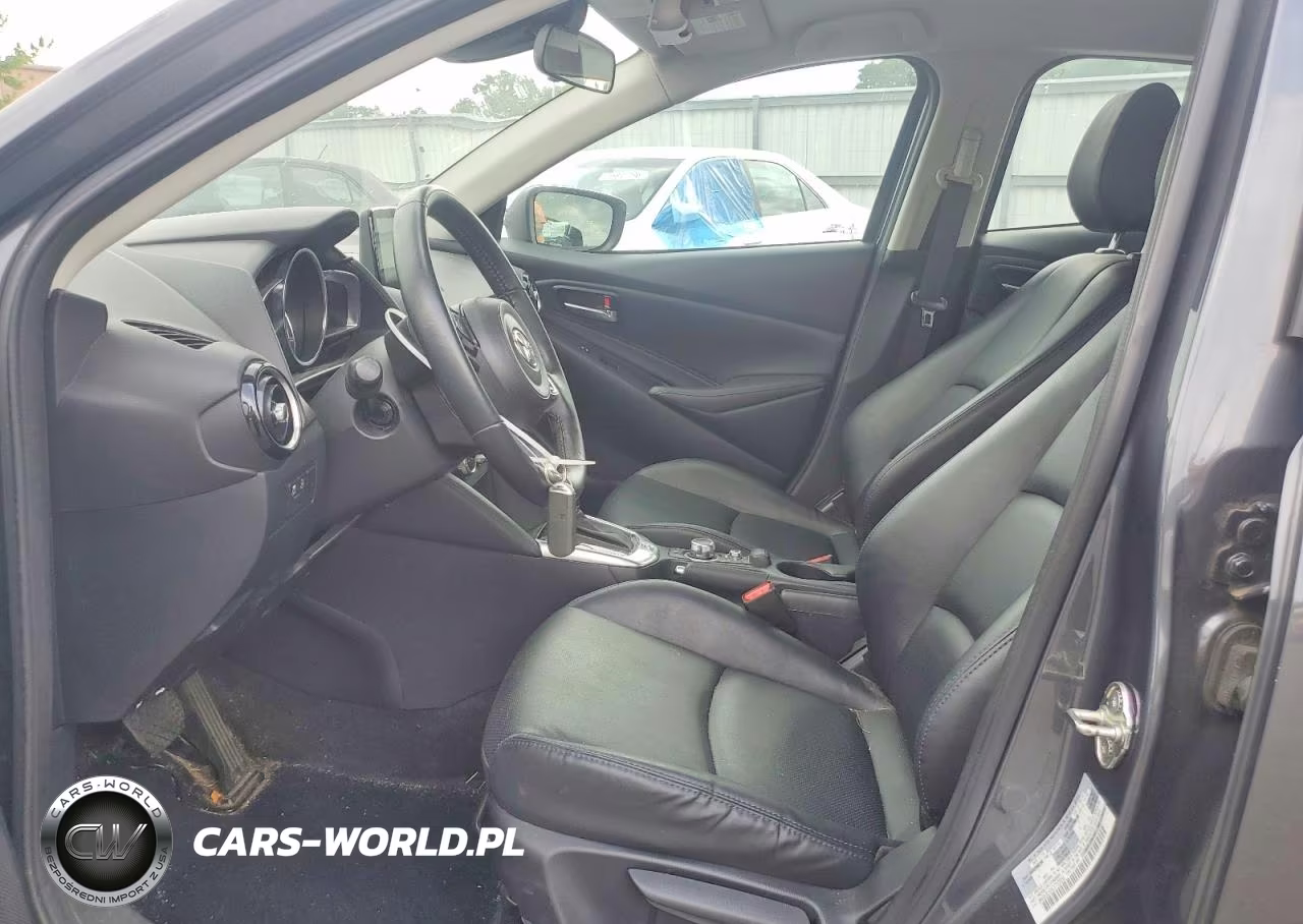 2020 Toyota Yaris Hatchback Xle VIN:3MYDLBJVXLY710338 - 7