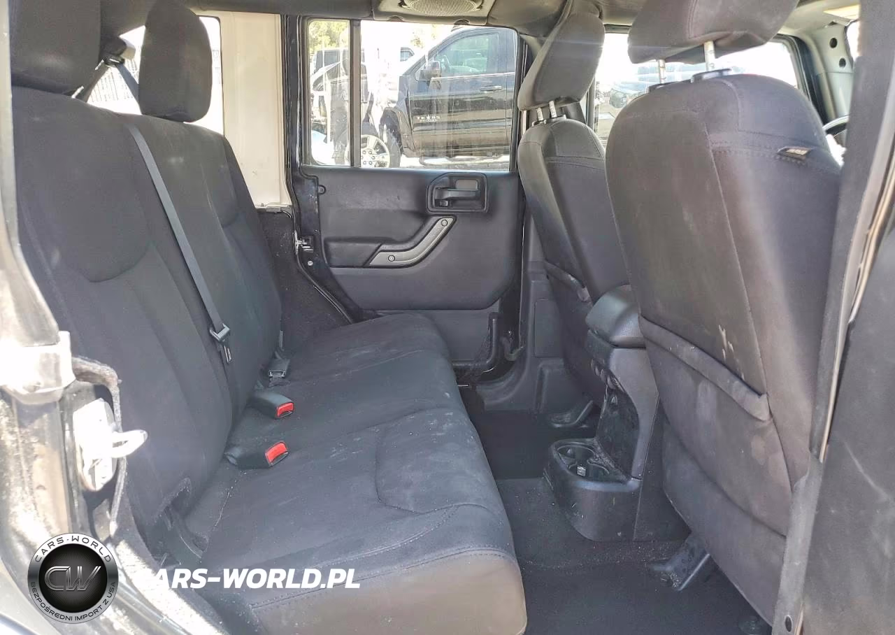 2014 Jeep Wrangler Unlimited Sport VIN:1C4HJWDGXEL220861 - 11