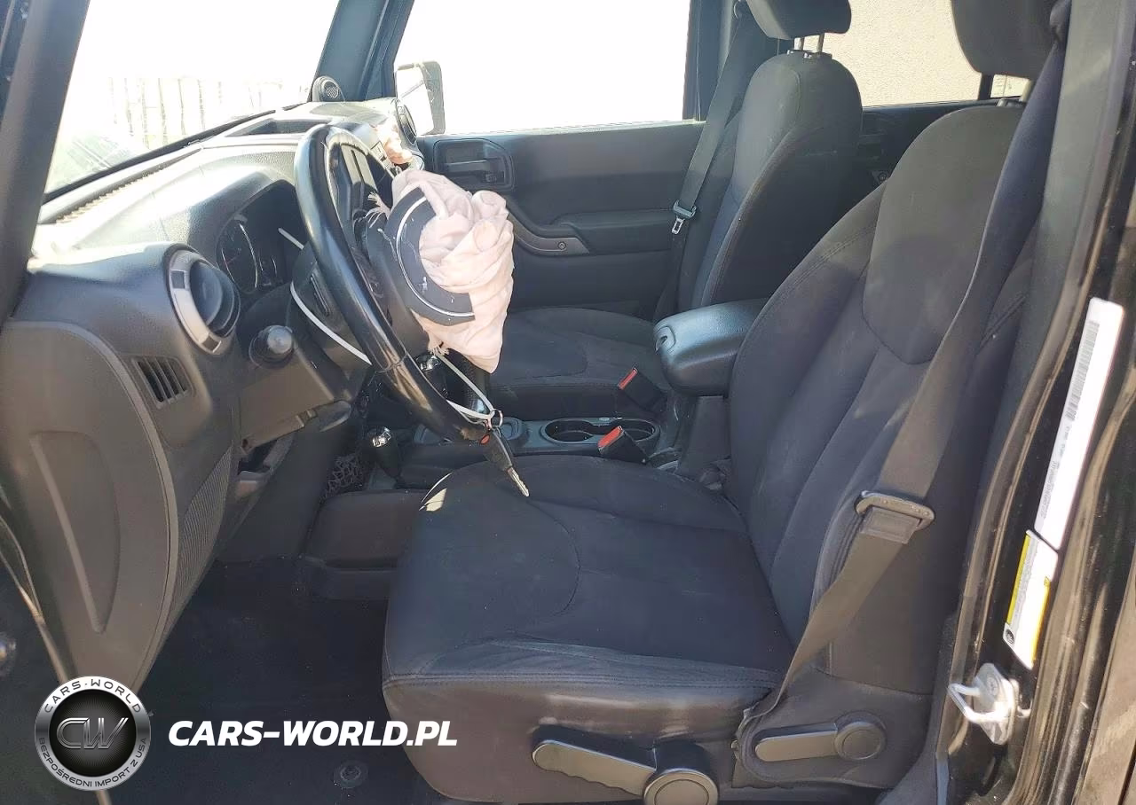 2014 Jeep Wrangler Unlimited Sport VIN:1C4HJWDGXEL220861 - 7