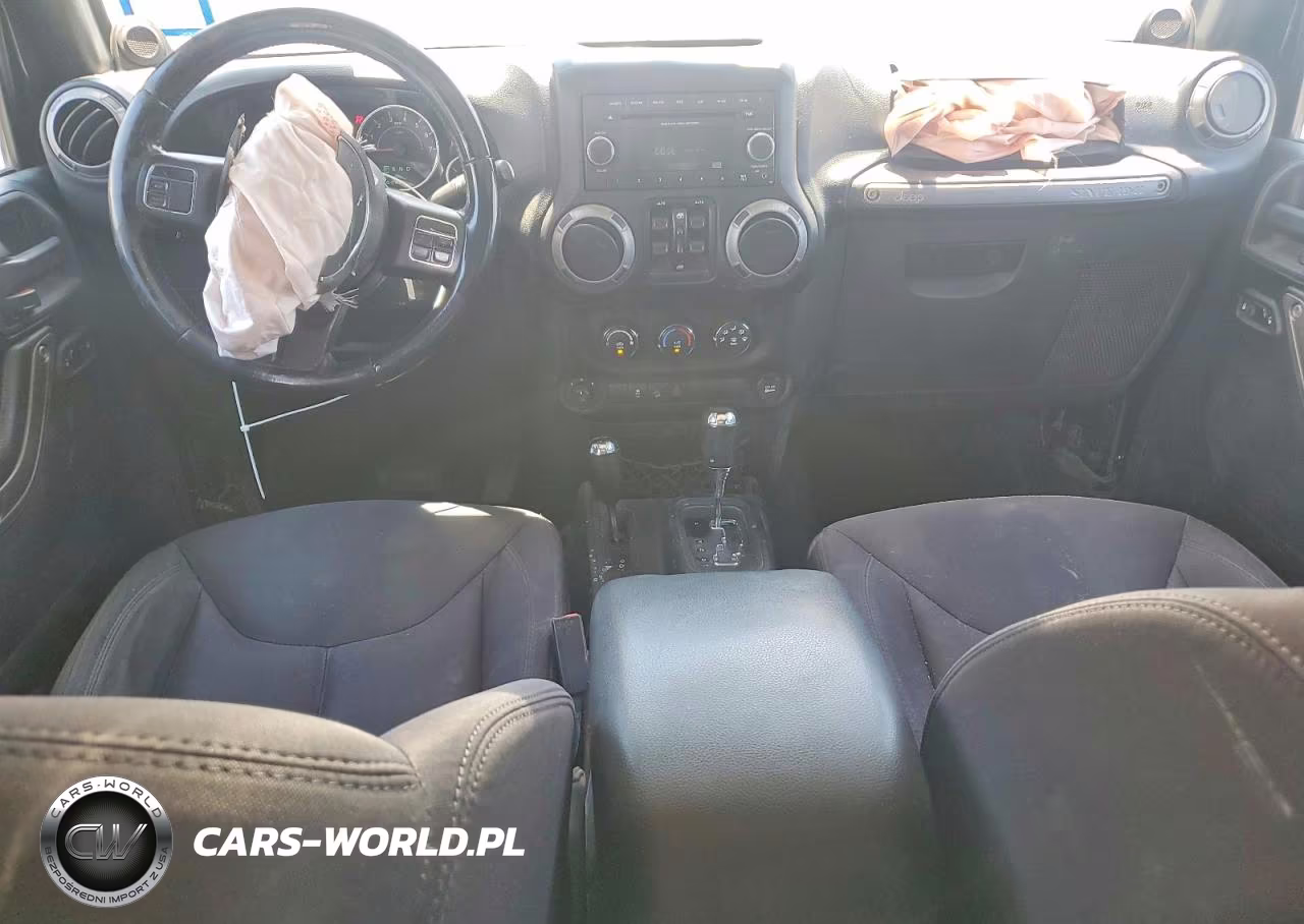 2014 Jeep Wrangler Unlimited Sport VIN:1C4HJWDGXEL220861 - 8