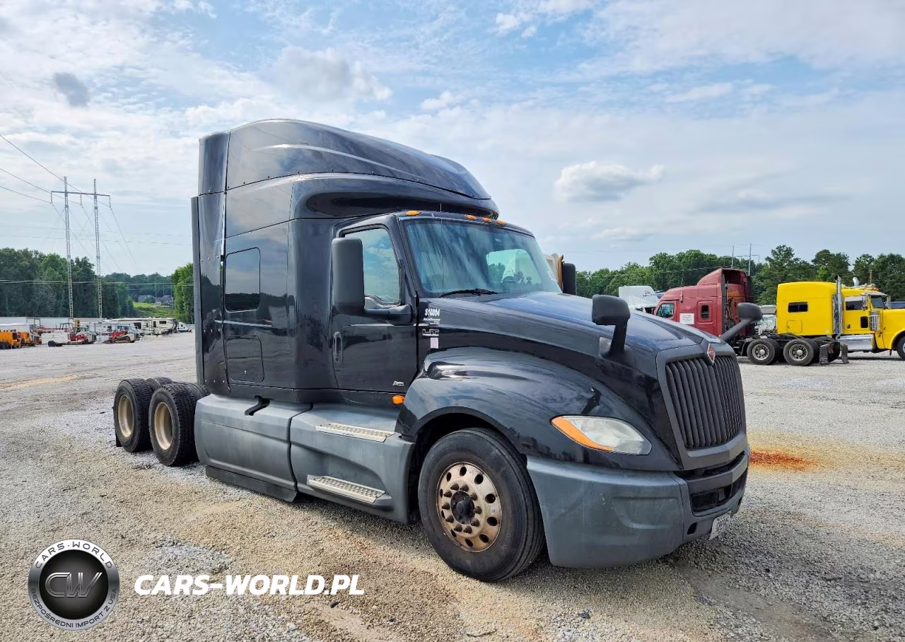 2019 International Lt625
