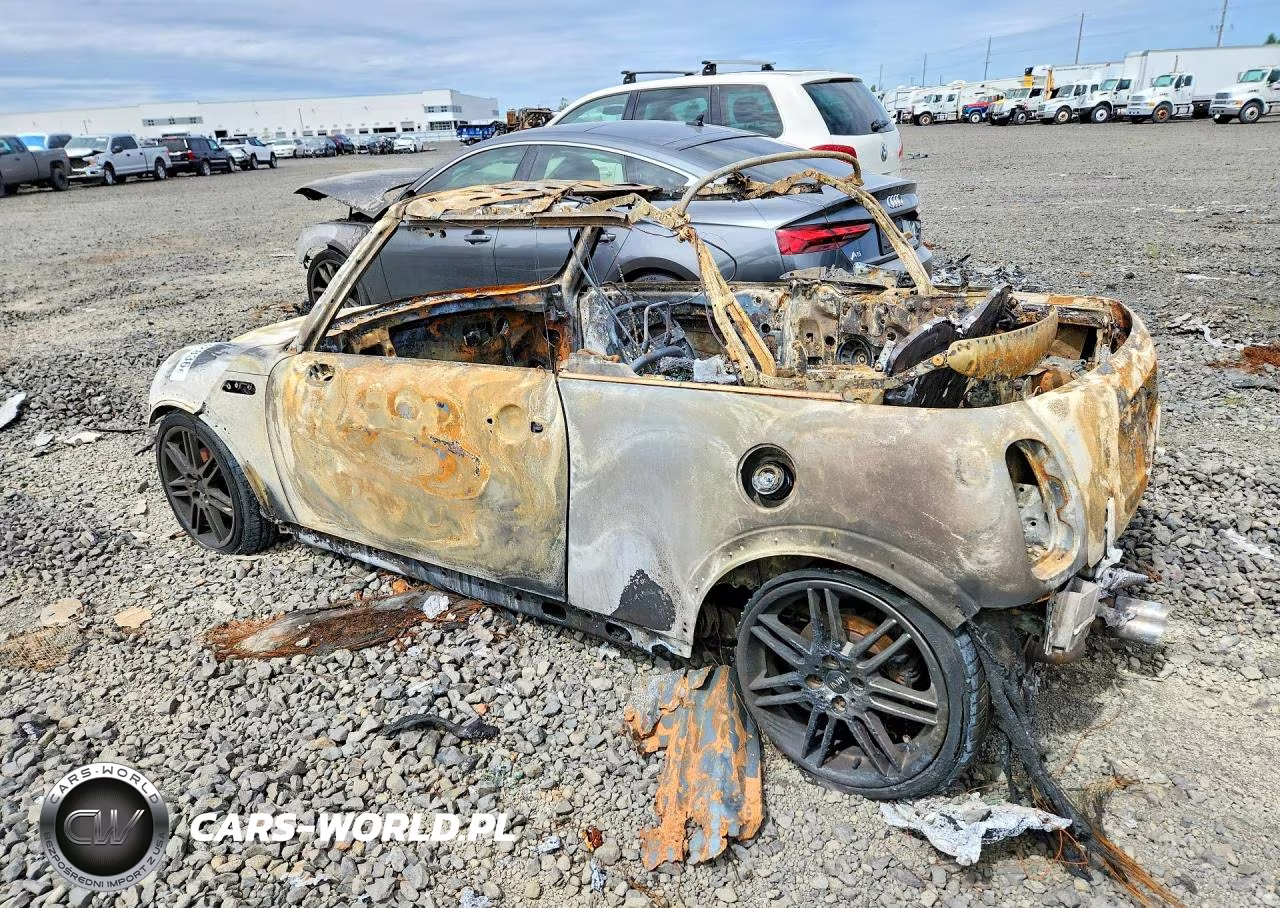 2005 Mini Cooper S VIN:WMWRH33455TF83252 - 2