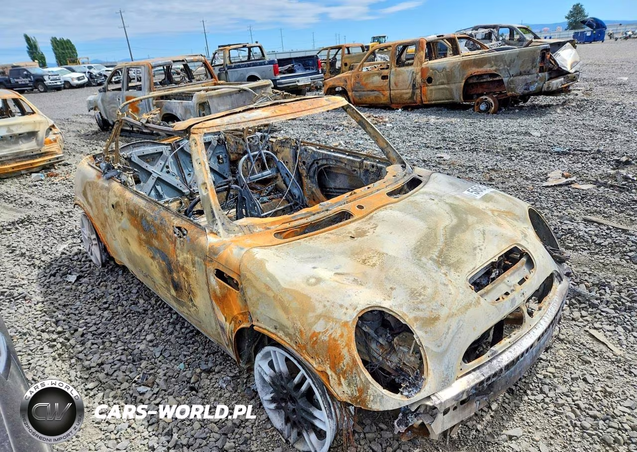 2005 Mini Cooper S VIN:WMWRH33455TF83252 - 4