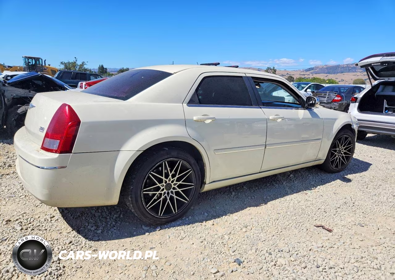 2005 Chrysler 300 Touring VIN:2C3AA53G85H597736 - 3