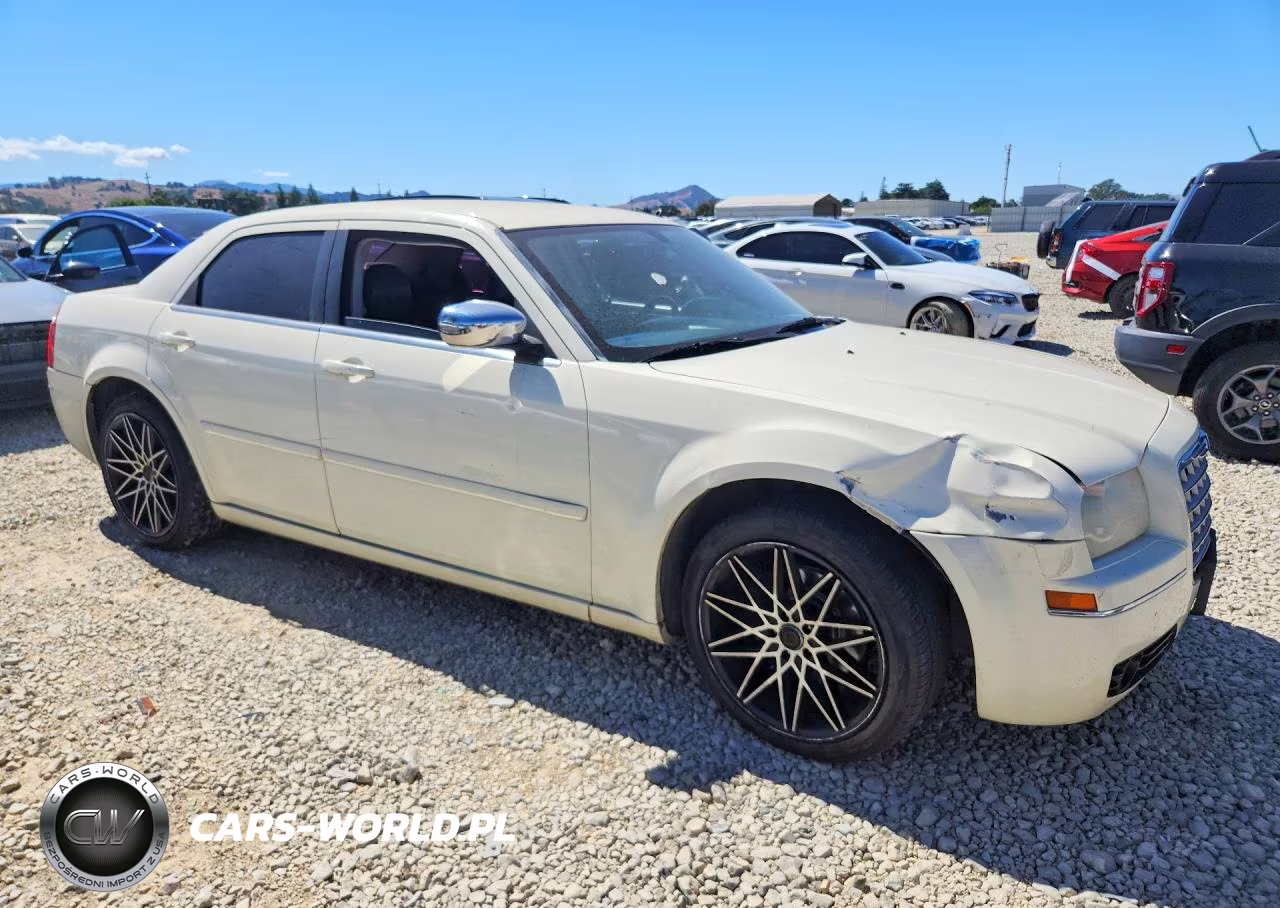 2005 Chrysler 300 Touring VIN:2C3AA53G85H597736 - 4