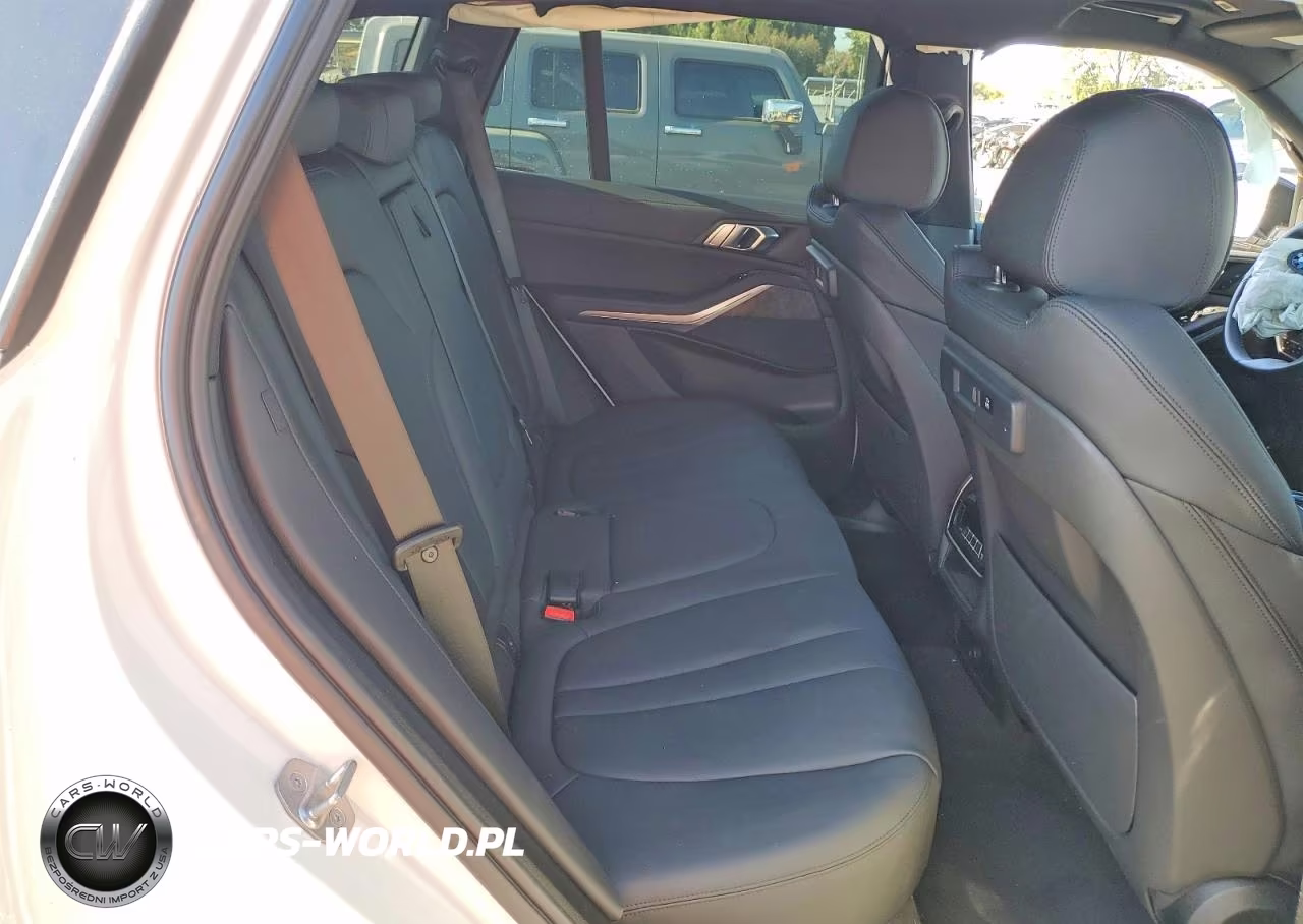 2022 BMW X5 xDrive45E VIN:5UXTA6C03N9M52227 - 11