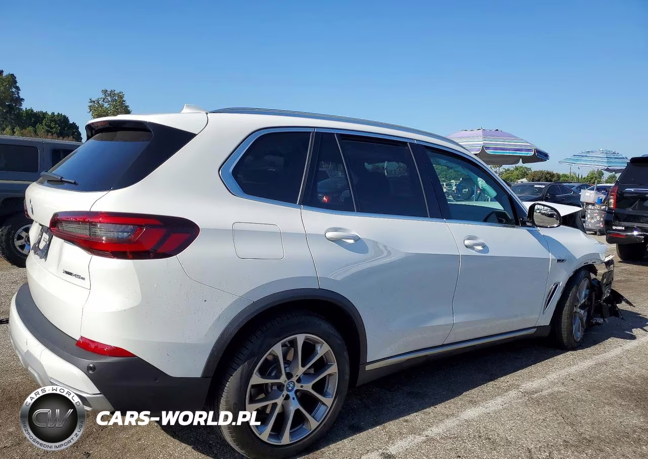 2022 BMW X5 xDrive45E VIN:5UXTA6C03N9M52227 - 3