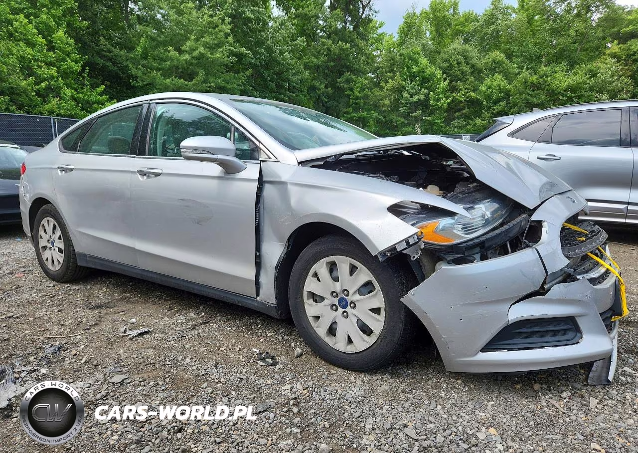 2013 Ford Fusion S VIN:3FA6P0G78DR112033 - 4