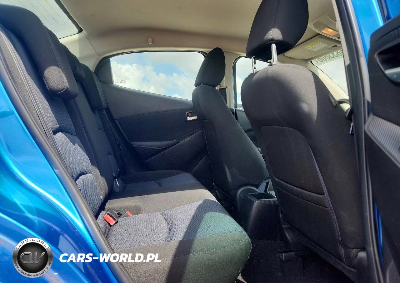 2018 Toyota Yaris Ia Base VIN:3MYDLBYV9JY305140 - 10
