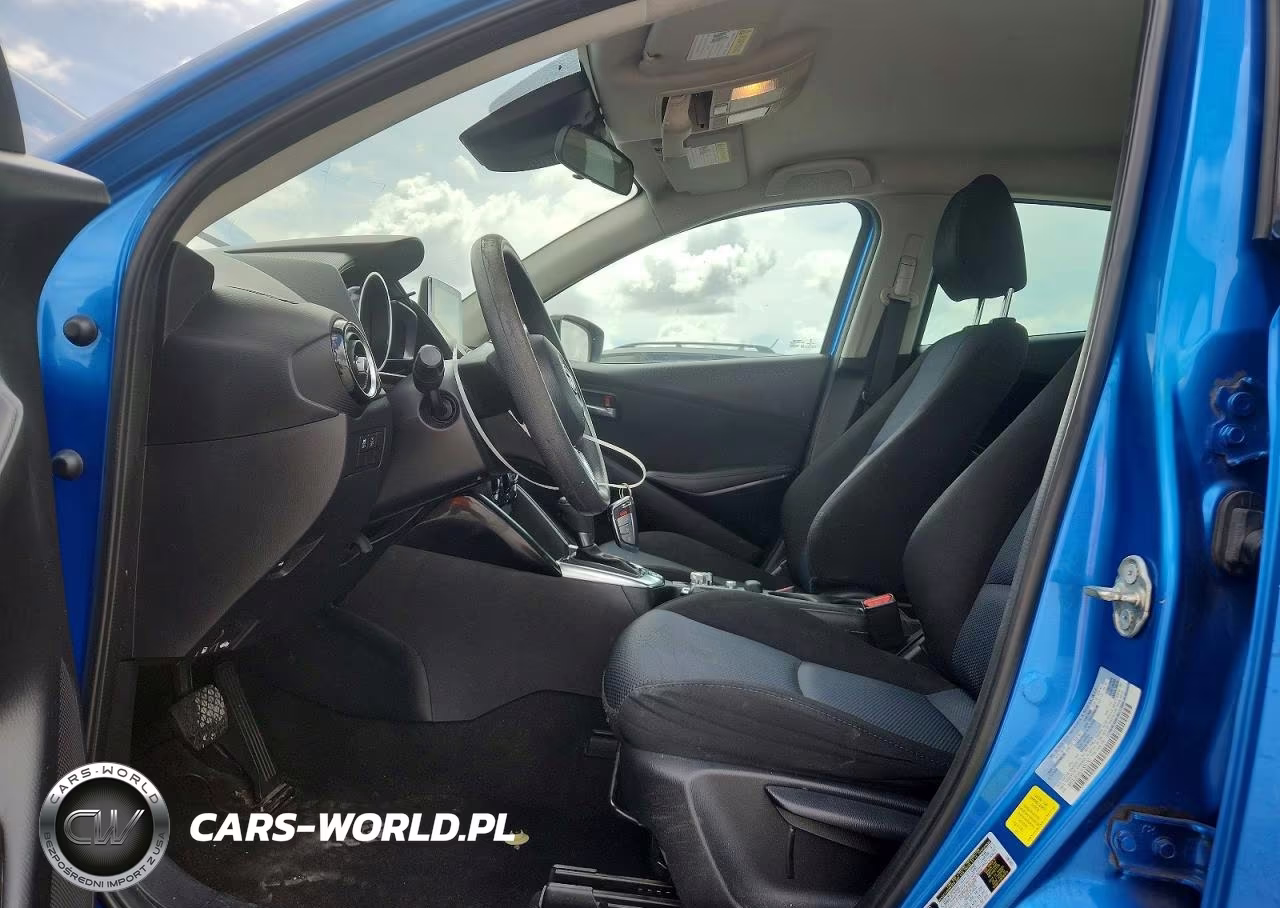 2018 Toyota Yaris Ia Base VIN:3MYDLBYV9JY305140 - 7