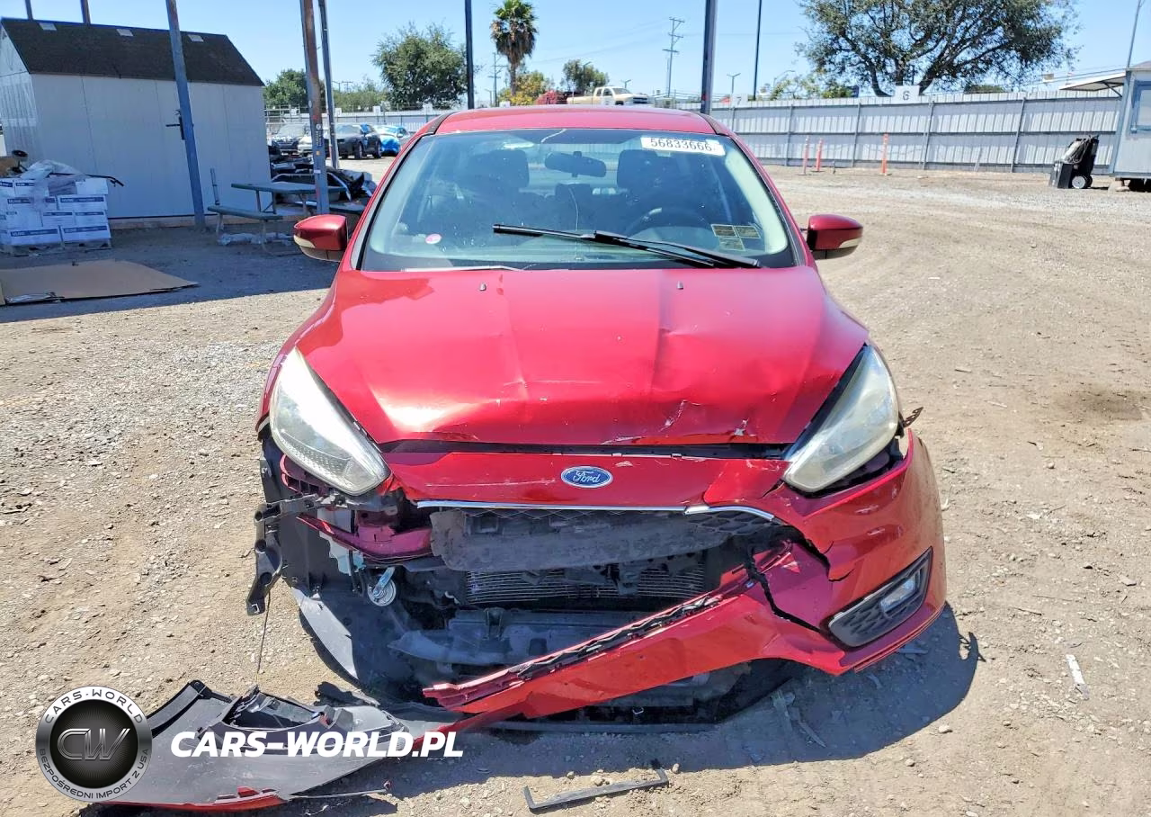 2016 Ford Focus Se VIN:1FADP3F24GL329063 - 5