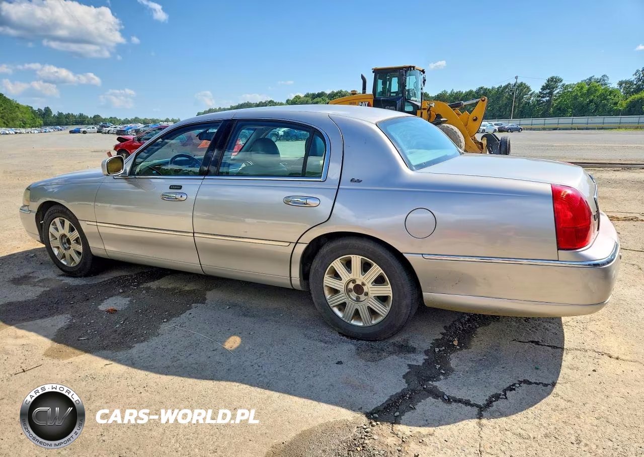 2003 Lincoln Town Car Cartier VIN:1LNHM83W23Y632537 - 2
