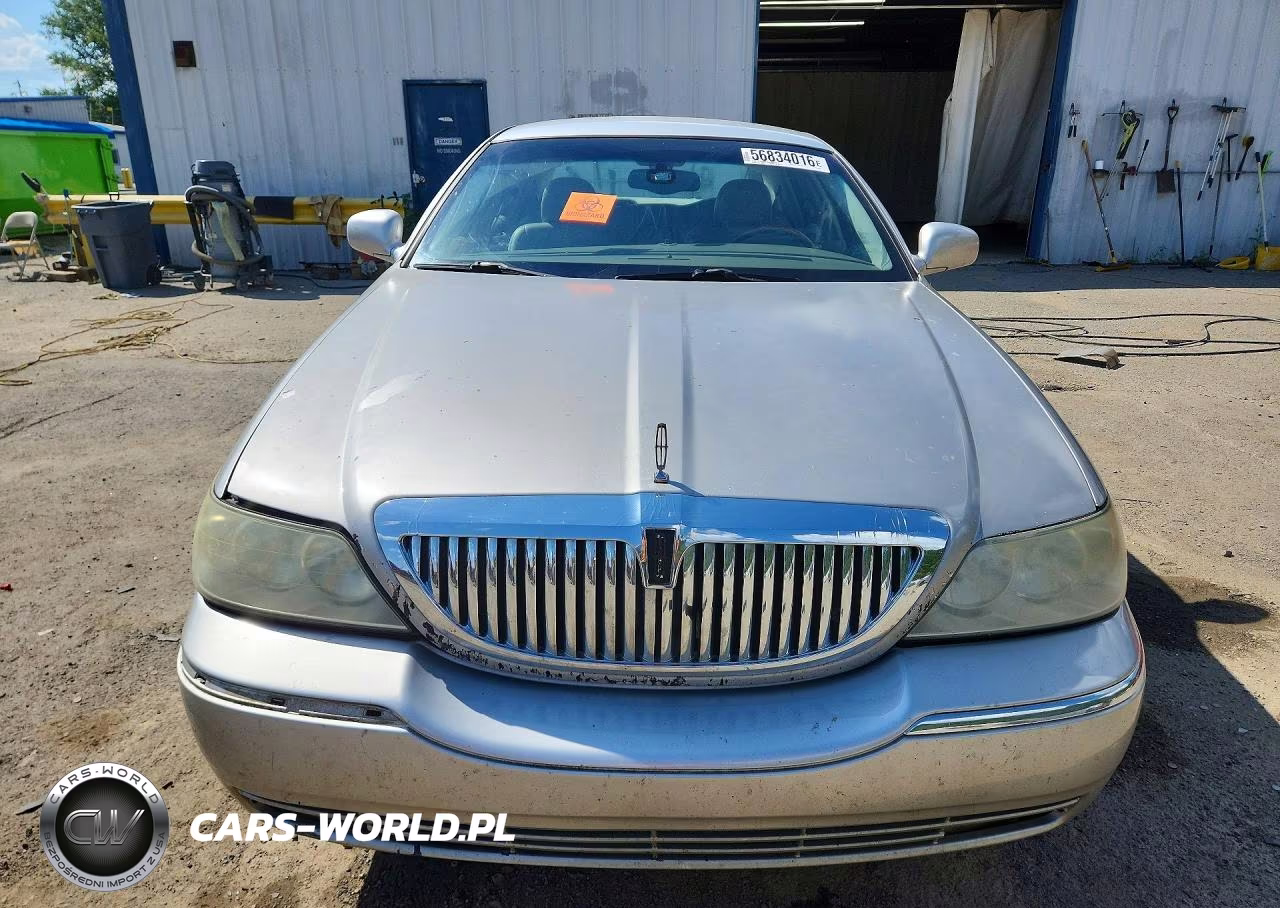 2003 Lincoln Town Car Cartier VIN:1LNHM83W23Y632537 - 5