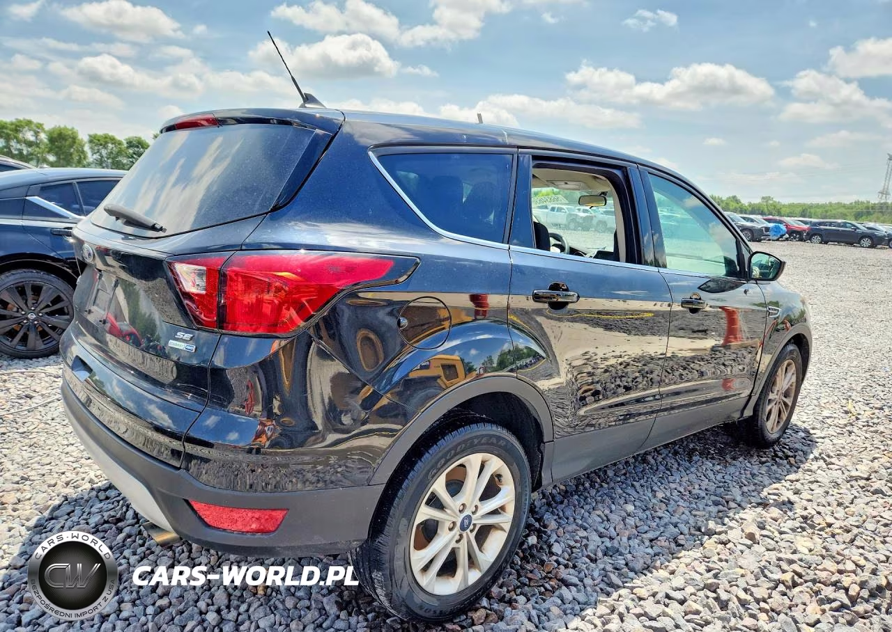 2019 Ford Escape Se VIN:1FMCU9GD3KUA32821 - 3