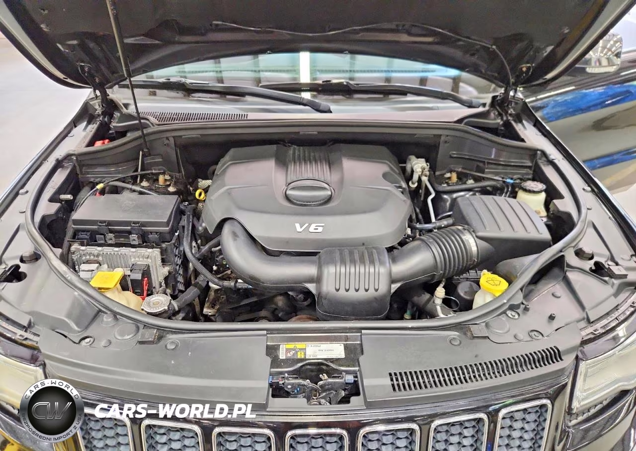 2015 Jeep Grand Cherokee Overland VIN:1C4RJFCG8FC859876 - 12