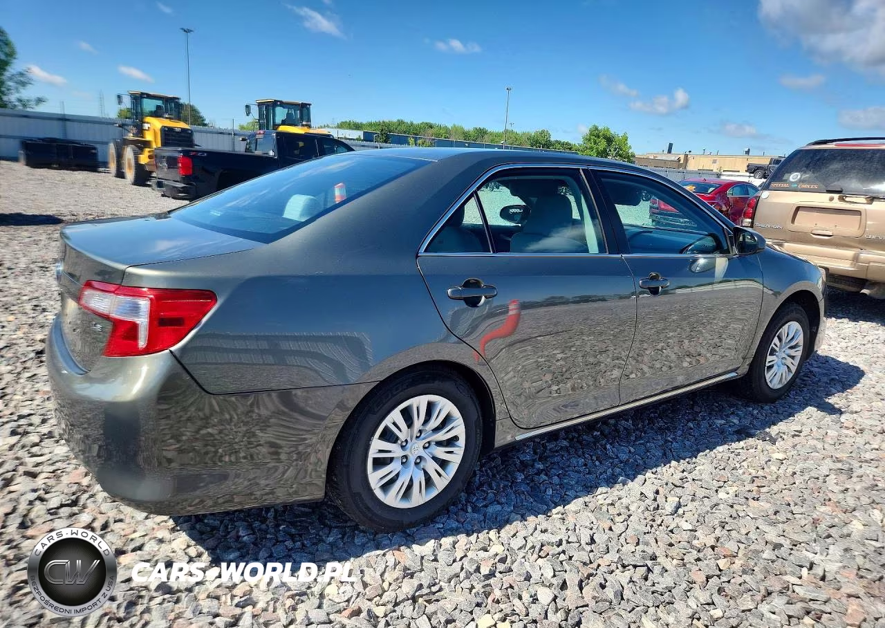 2014 Toyota Camry Le VIN:4T1BF1FK3EU863053 - 3