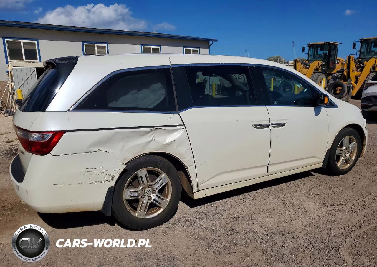 2012 Honda Odyssey Touring VIN:5FNRL5H95CB109333 - 3