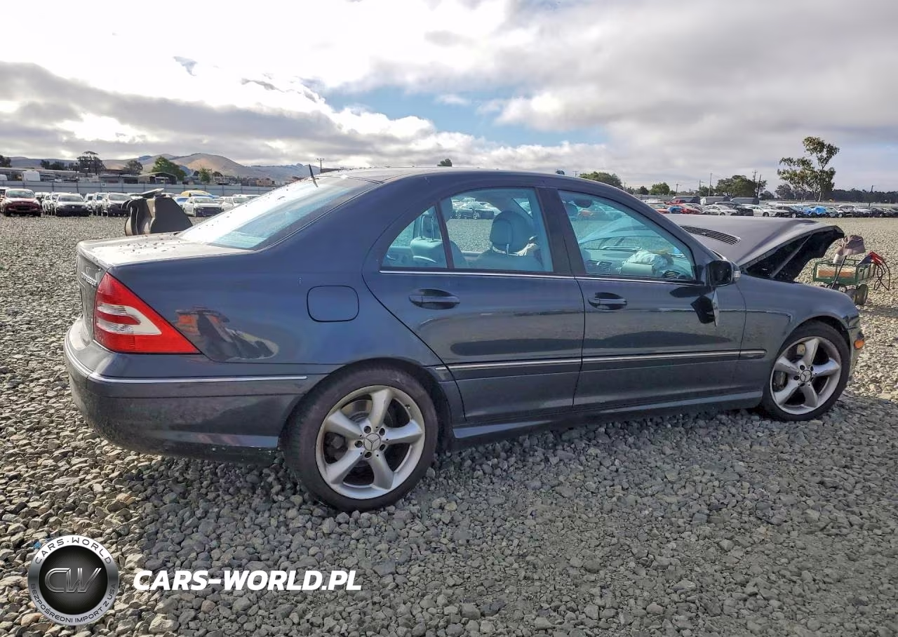 2005 Mercedes-Benz C 230K Sport Sedan VIN:WDBRF40J15F715667 - 3