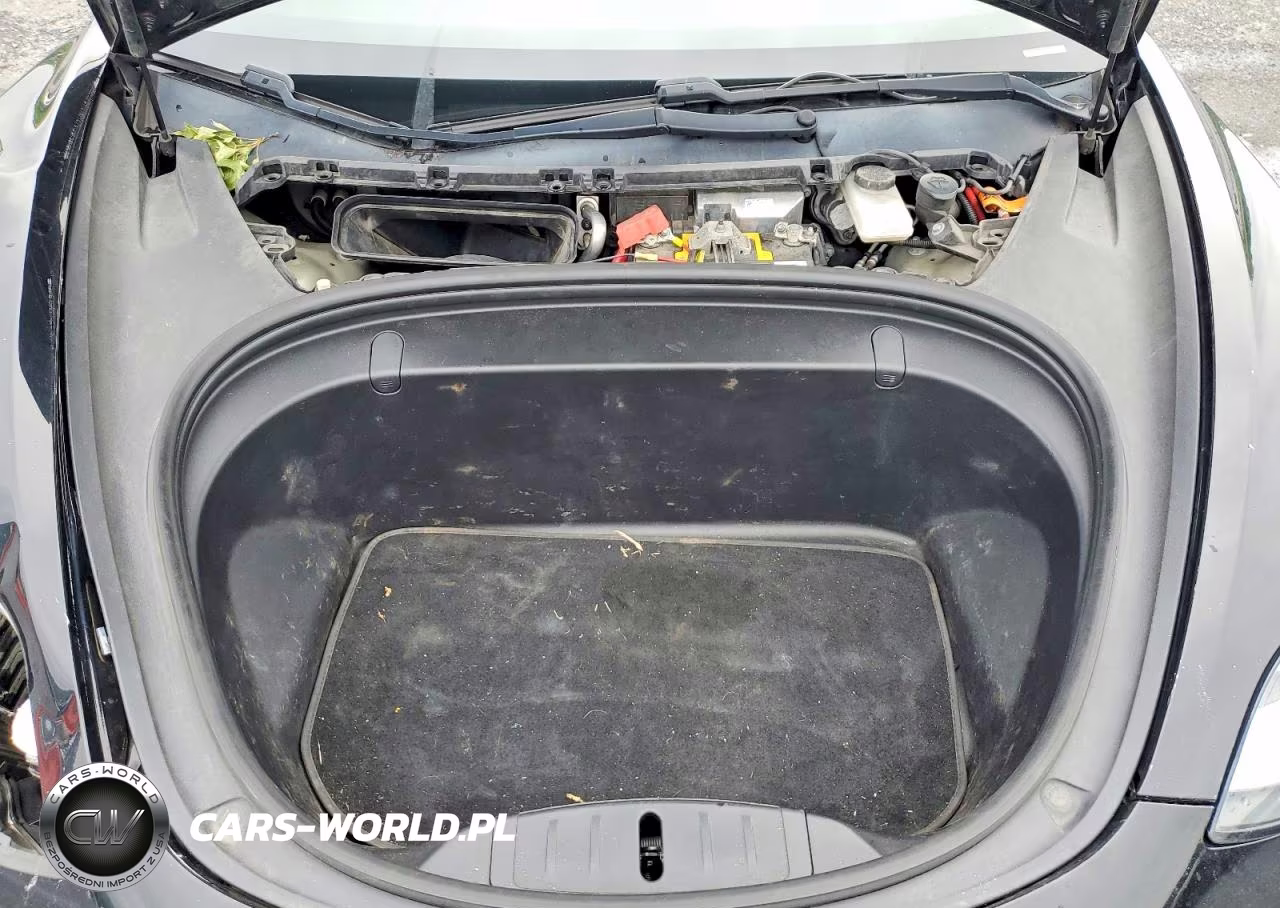 2018 Tesla Model 3 VIN:5YJ3E1EB0JF184938 - 11