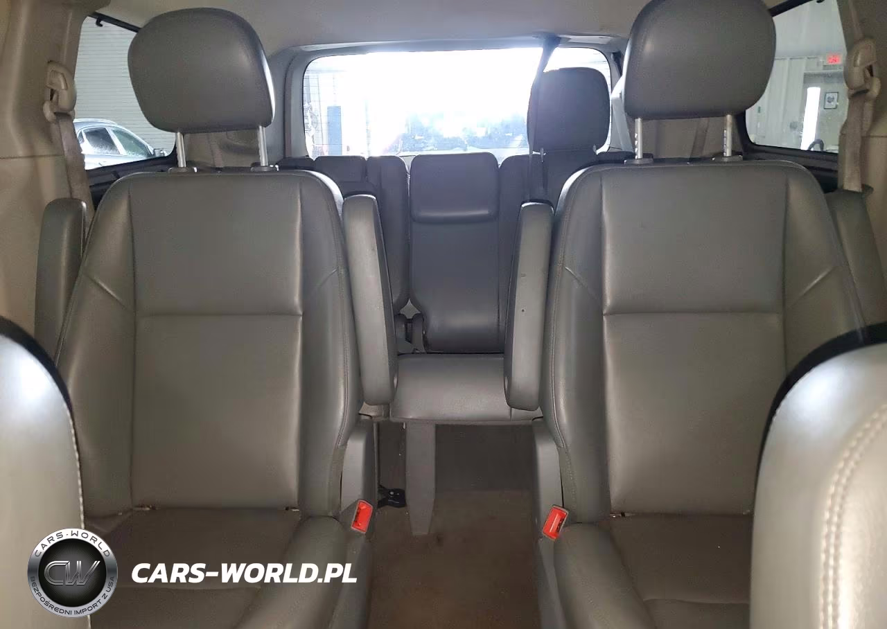 2011 Volkswagen Routan Se VIN:2V4RW3DG2BR738797 - 10