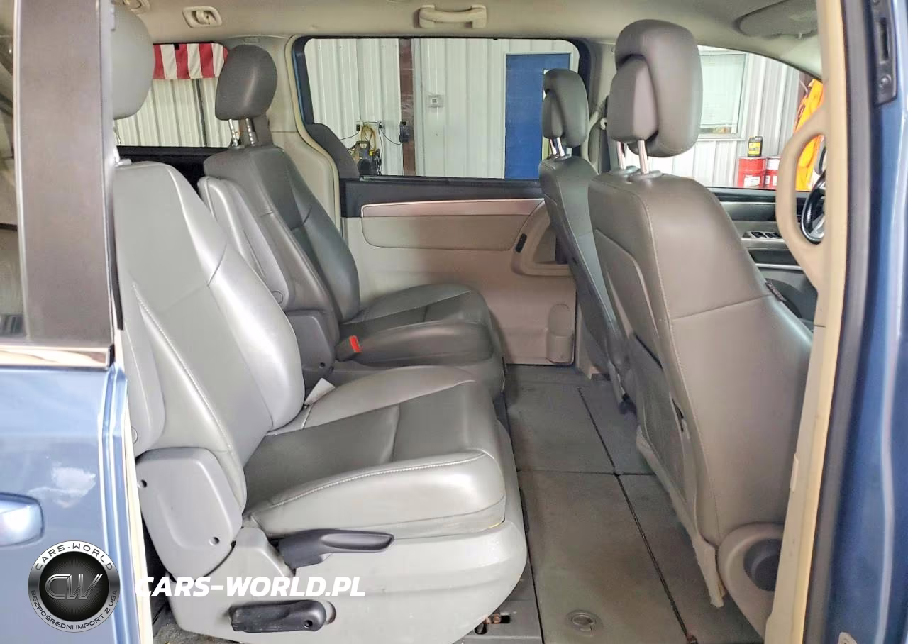 2011 Volkswagen Routan Se VIN:2V4RW3DG2BR738797 - 11