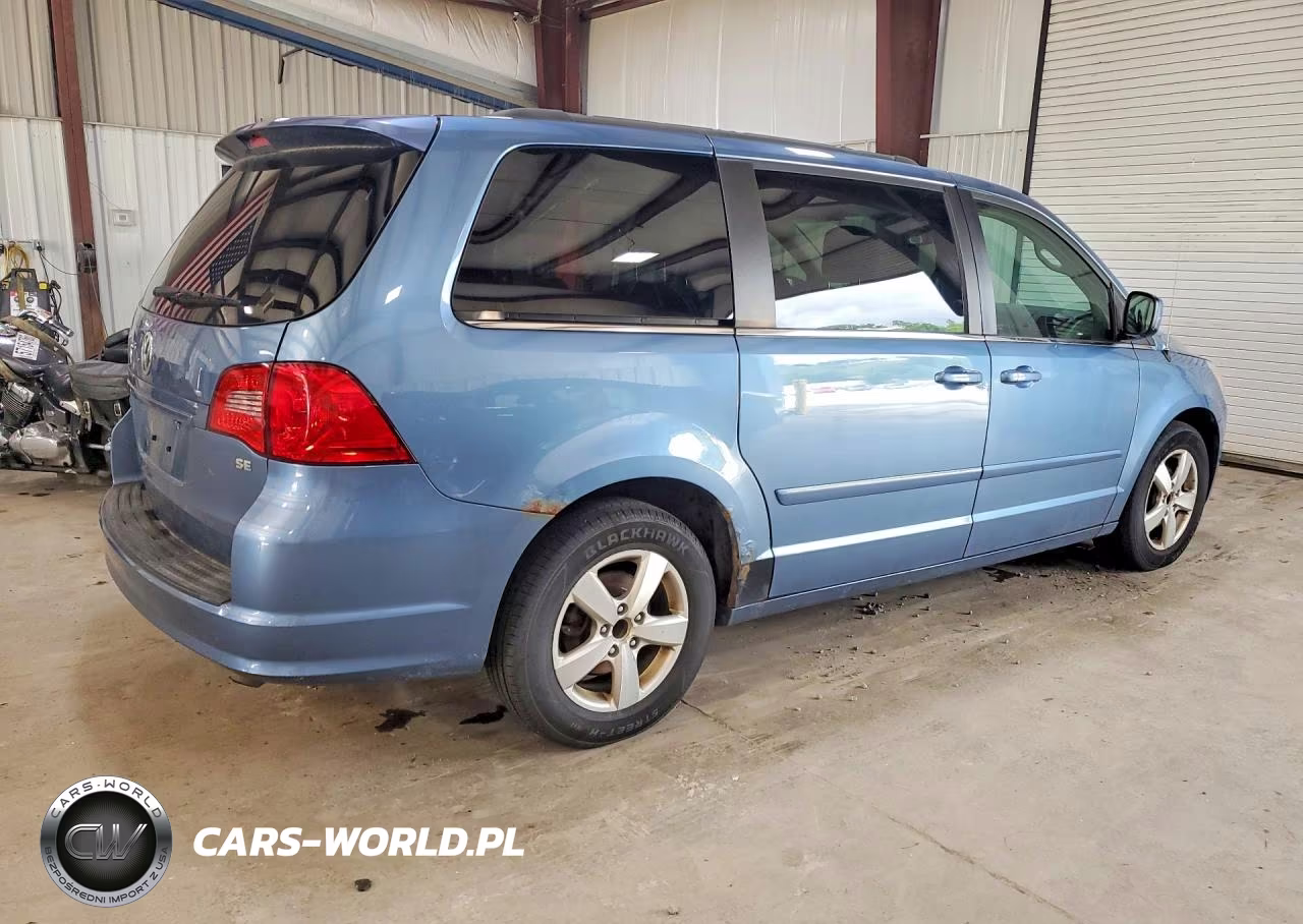2011 Volkswagen Routan Se VIN:2V4RW3DG2BR738797 - 3