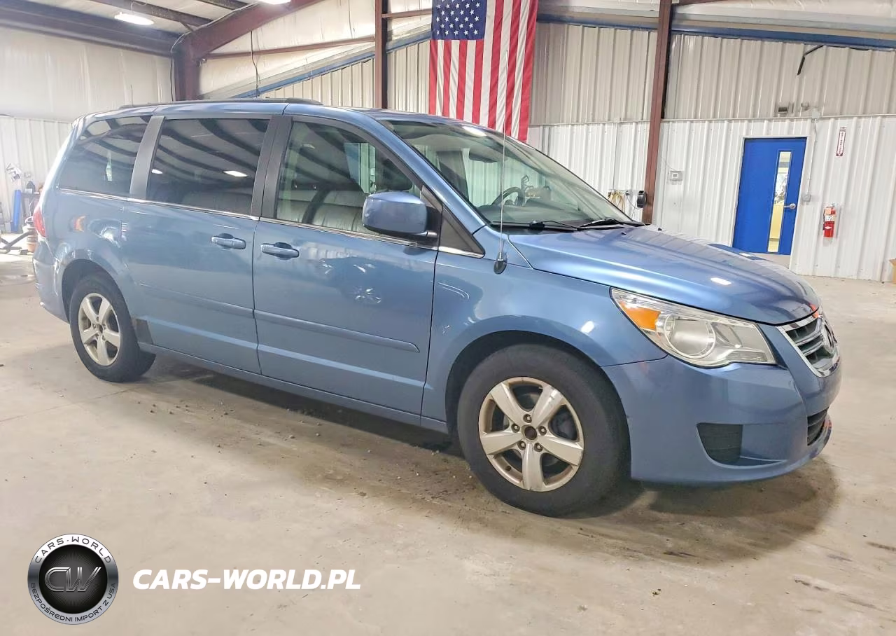 2011 Volkswagen Routan Se VIN:2V4RW3DG2BR738797 - 4