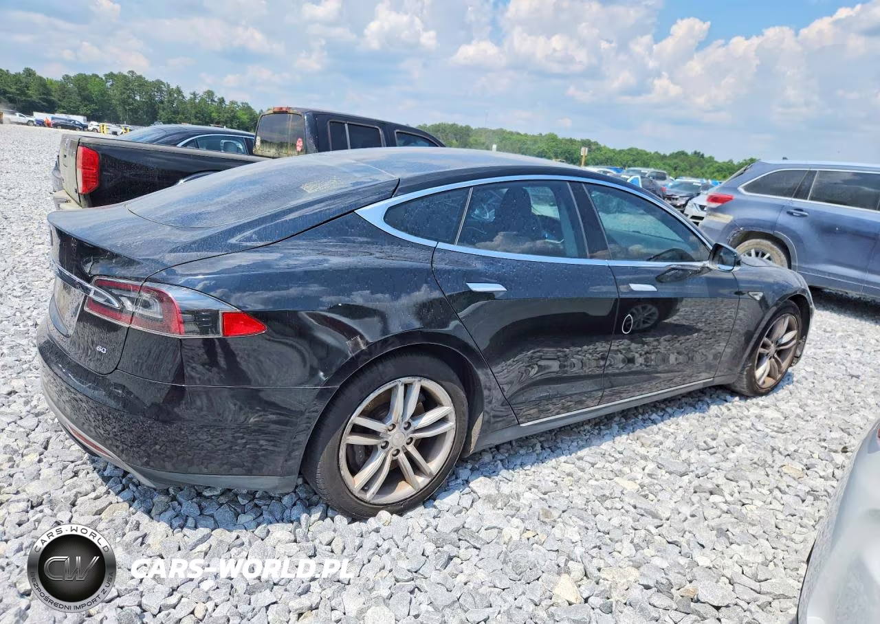 2013 Tesla Model S VIN:5YJSA1CG9DFP07786 - 3