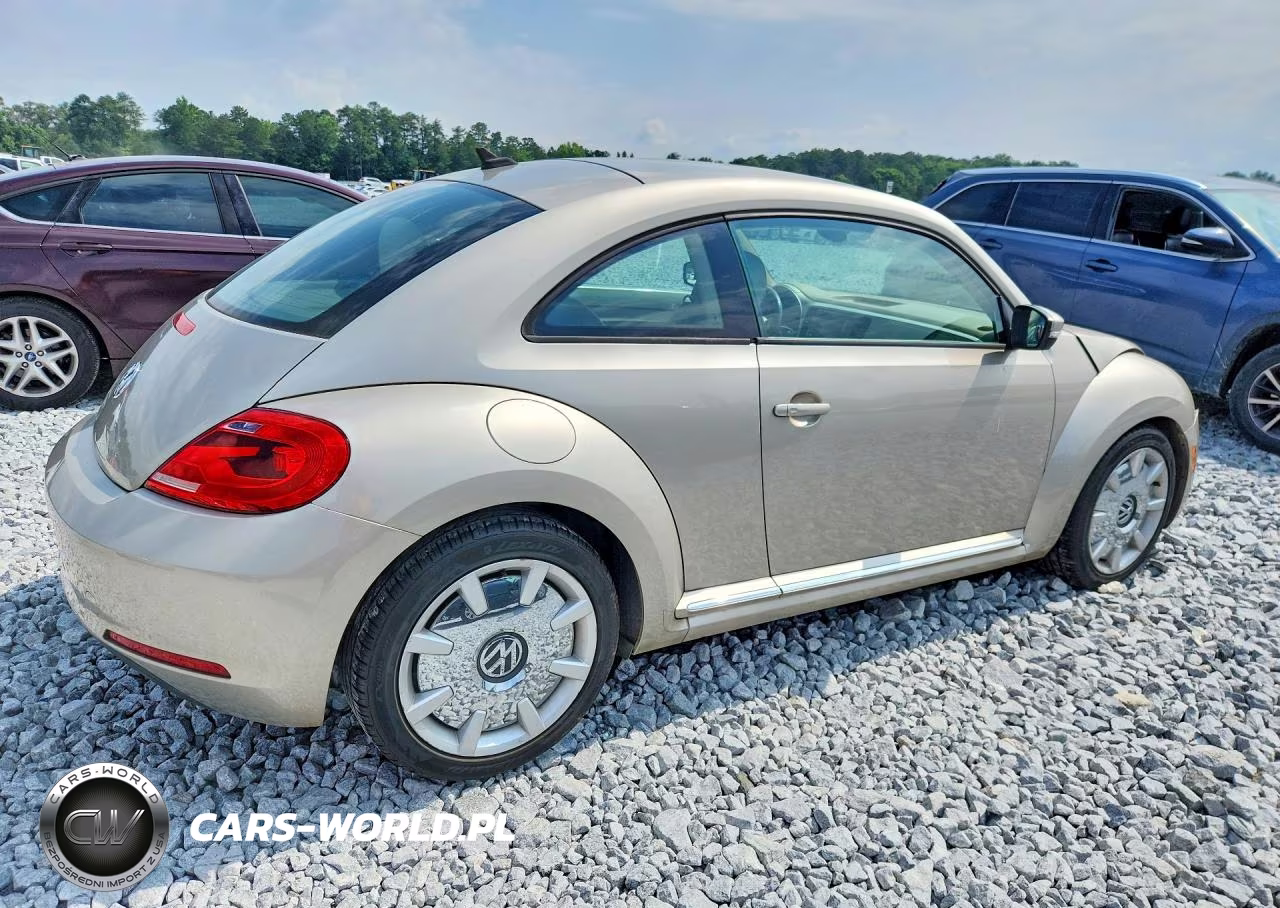 2012 Volkswagen Beetle VIN:3VWJP7AT7CM658284 - 3