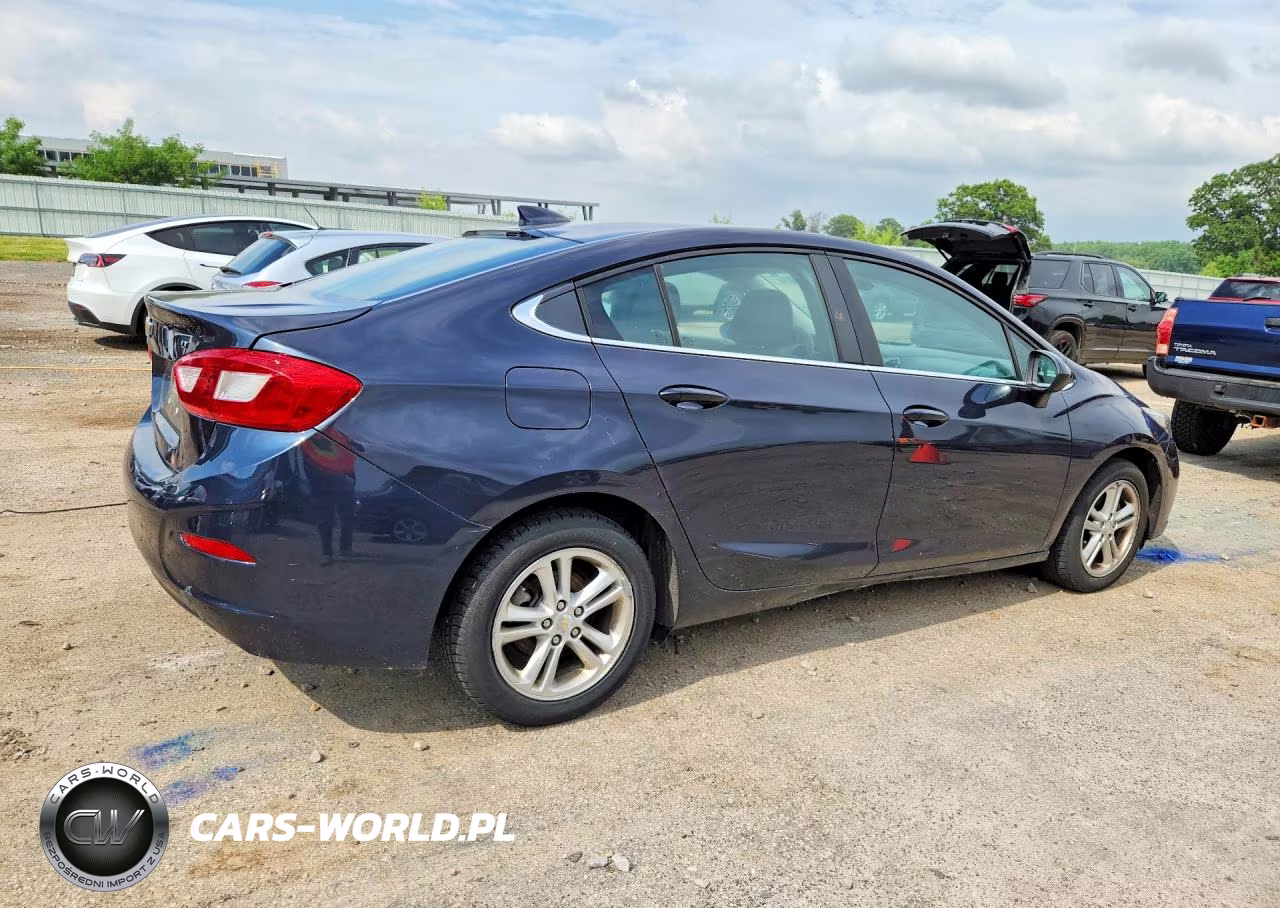 2016 Chevrolet Cruze Lt VIN:1G1BE5SM5G7285585 - 3