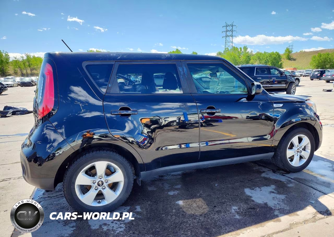 2018 Kia Soul VIN:KNDJN2A25J7505140 - 3