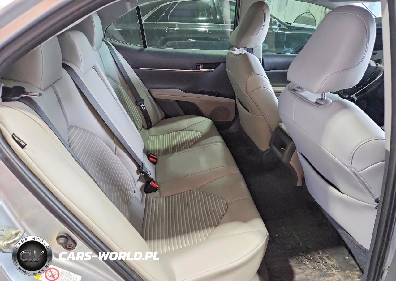 2018 Toyota Camry Se VIN:4T1B11HK0JU016366 - 10