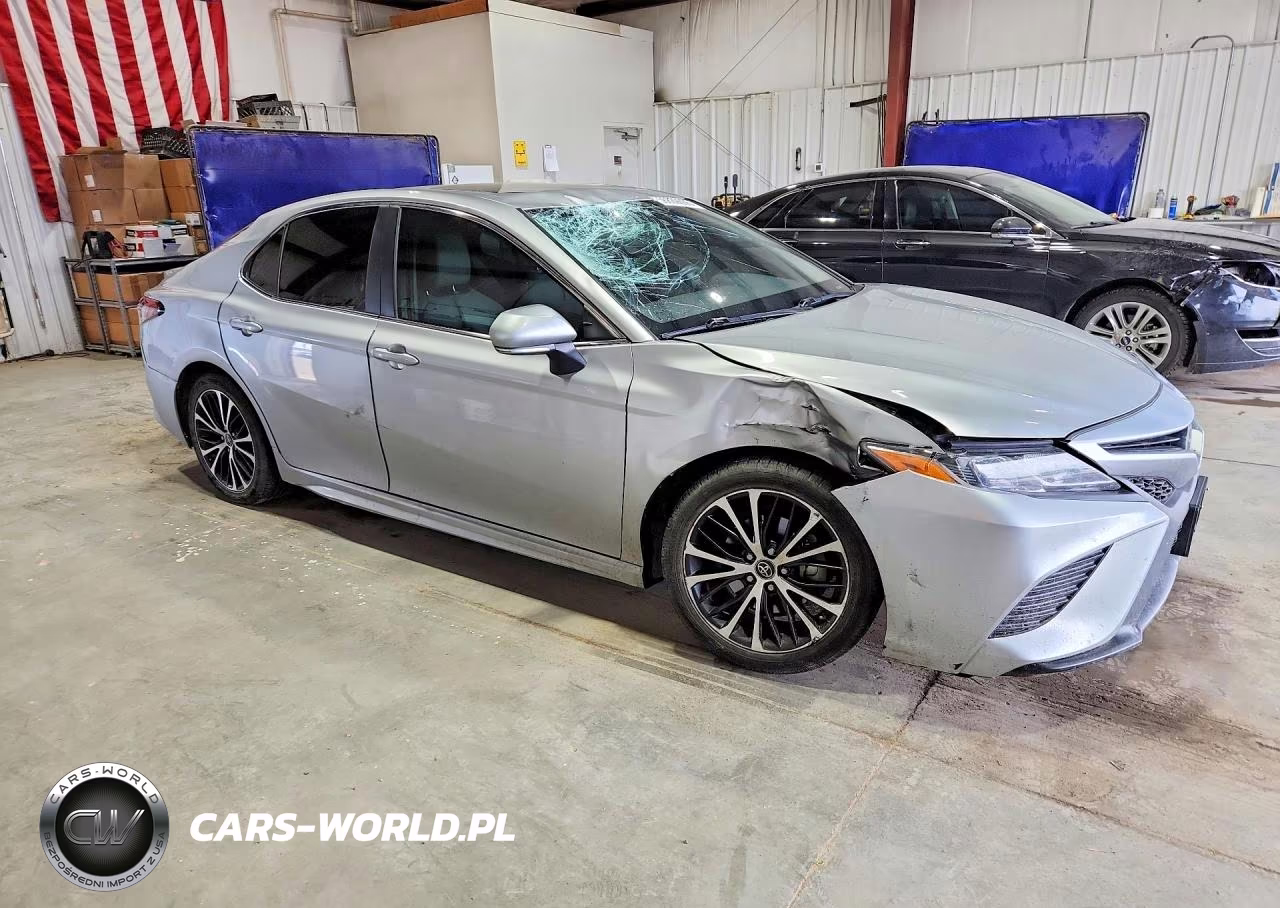 2018 Toyota Camry Se VIN:4T1B11HK0JU016366 - 4